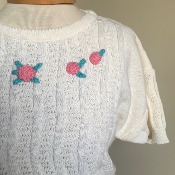 Lightweight Crochet Rosette Sweater Tee - Picture 3 of 8